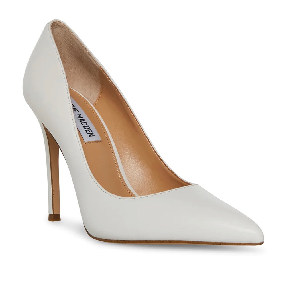 STEVE MADDEN WHITE PUMPS
